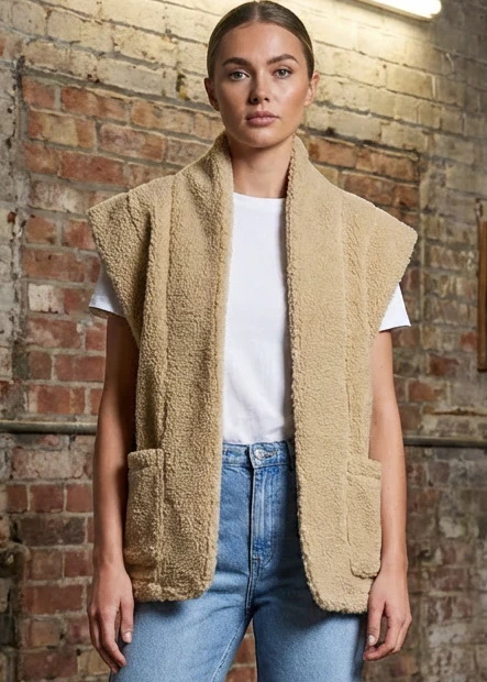Mariosa Beige Faux Sherpa Waistcoat - Image 5