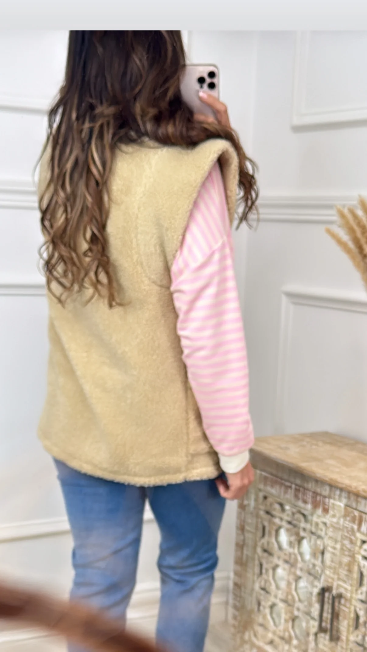Mariosa Beige Faux Sherpa Waistcoat - Image 7