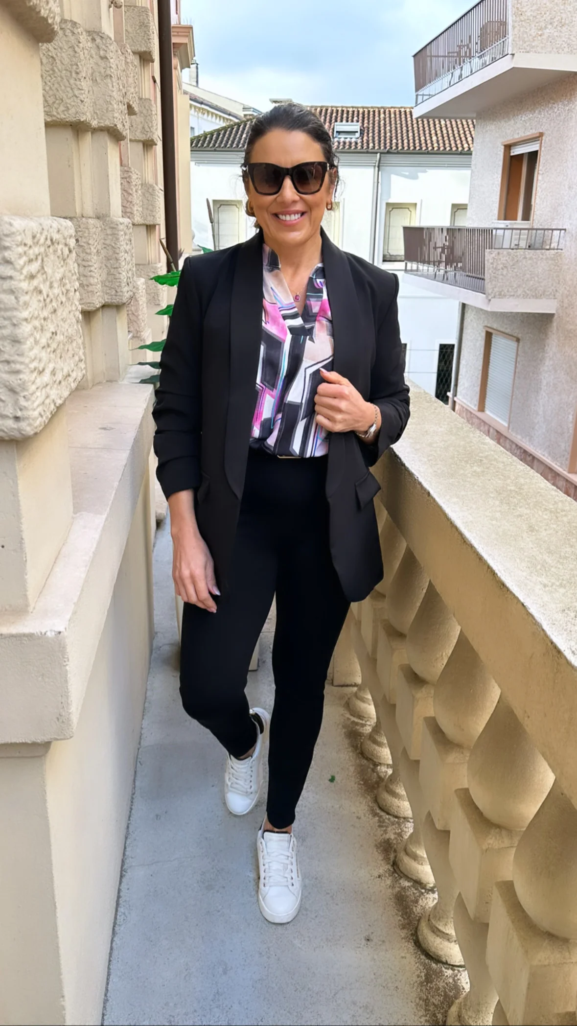 Merrill Black Gathered Sleeve Blazer - Image 9